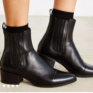 NWOT Vagabond Marja Cap Toe Bootie Size 40